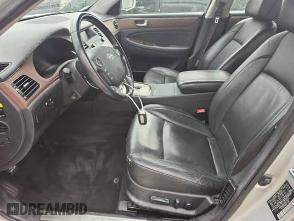 2009 Hyundai Genesis with VIN KMHGC46E69U018374, listed as a Copart auction lot 61549355 with 174,636 mi miles and Non repairable. Bid and sale history available at DreamBid. Image 7.