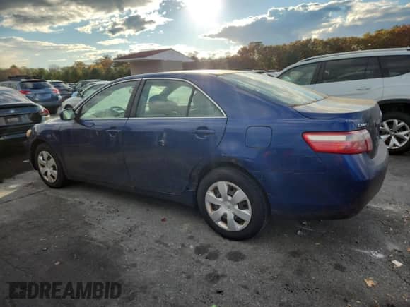 2007 Toyota Camry CE z VIN 4T1BE46K67U175653, wystawiony jako Copart lot #85743085 z przebiegiem 198 447 mil mil oraz Czysty tytuł • Clean title. Historia ofert i sprzedaży dostępna na DreamBid. Obrazek 2.