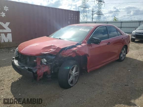 2013 Toyota Camry SE z VIN 4T1BF1FK3DU683330, wystawiony jako Copart lot #81705335 z przebiegiem Nie podano mil oraz Szkoda całkowita • Salvage title. Historia ofert i sprzedaży dostępna na DreamBid. Obrazek 1.