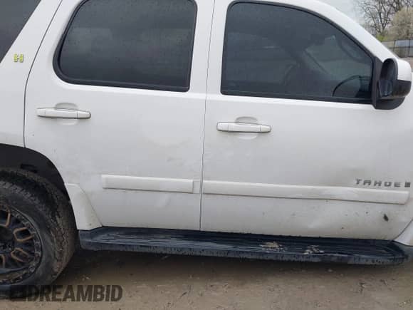 2009 Chevrolet Tahoe z VIN 1GNFC13579R113880, wystawiony jako IAAI lot #42007139 z przebiegiem 245 569 mil mil oraz . Historia ofert i sprzedaży dostępna na DreamBid. Obrazek 13.