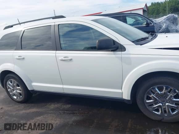 2019 Dodge Journey SE Value with VIN 3C4PDCAB2KT746623, listed as a IAAI auction lot 43021792 with 126,953 mi miles and . Bid and sale history available at DreamBid. Image 14.