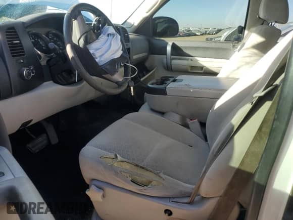 2008 Chevrolet Silverado 1500 1LT с VIN 1GCEK19J68E207542, выставлен на аукционе Copart как лот 83440554 с пробегом Не указан миль и На запчасти • Non repairable. История ставок и продаж доступна на DreamBid. Изображение 7.