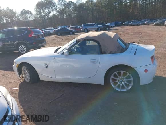 2008 BMW Z4 3.0i с VIN 4USBU33548LW74873, выставлен на аукционе IAAI как лот 41387887 с пробегом 185 696 миль миль и . История ставок и продаж доступна на DreamBid. Изображение 14.