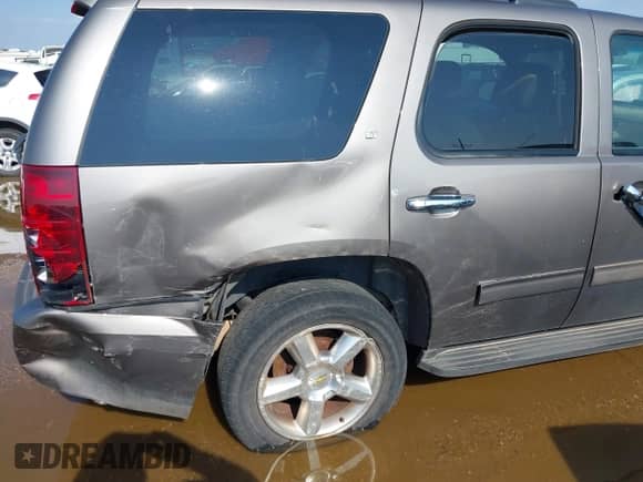 2013 Chevrolet Tahoe LT with VIN 1GNSCBE09DR139704, listed as a IAAI auction lot 42720429 with 218,019 mi miles and . Bid and sale history available at DreamBid. Image 6.