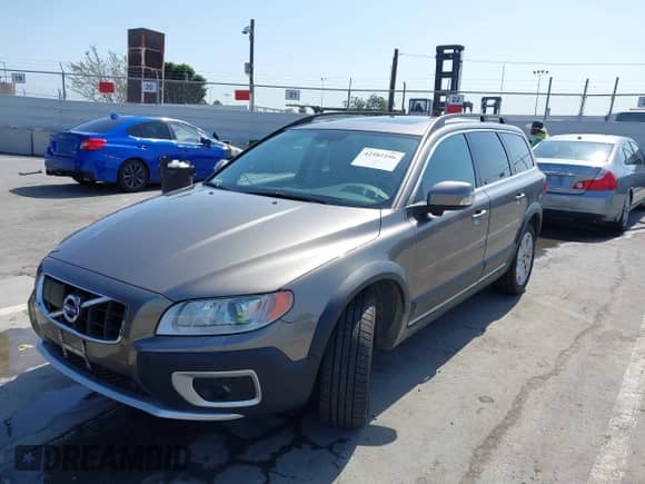 2011 Volvo XC70 3.0T с VIN YV4902BZ4B1106282, выставлен на аукционе IAAI как лот 42582106 с пробегом 102 637 миль миль и . История ставок и продаж доступна на DreamBid. Изображение 18.