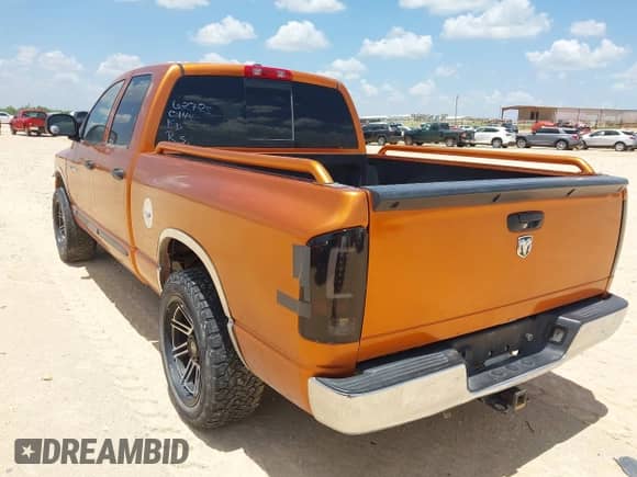 2007 Dodge 1500 SLT with VIN 1D7HA18P17J520144, listed as a IAAI auction lot 42631107 with 187,474 mi miles and . Bid and sale history available at DreamBid. Image 3.