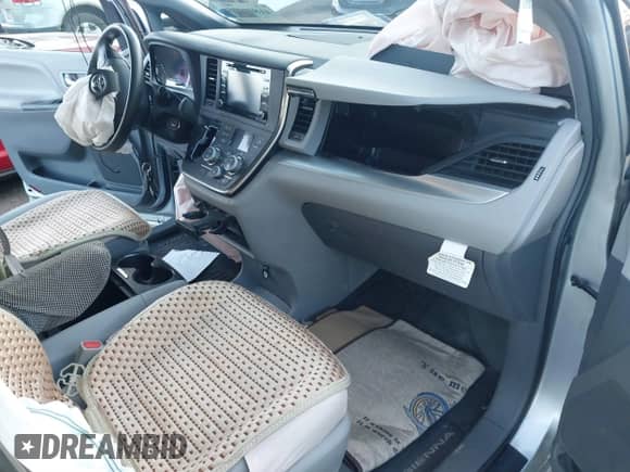 2019 Toyota Sienna LE with VIN 5TDJZ3DC1KS223552, listed as a IAAI auction lot 41809475 with 77,809 mi miles and . Bid and sale history available at DreamBid. Image 5.