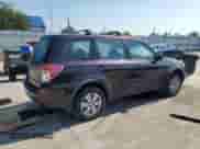2013 Subaru Forester X z VIN JF2SHAAC7DG406193, wystawiony jako Copart lot #62078285 z przebiegiem 182 547 mil mil oraz Czysty tytuł • Clean title. Historia ofert i sprzedaży dostępna na DreamBid. Obrazek 3.
