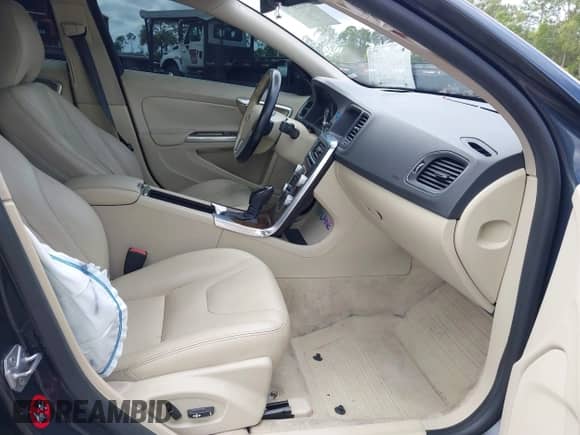 2015 Volvo S60 T5 Premier с VIN YV1612TK1F1350086, выставлен на аукционе IAAI как лот 42012147 с пробегом 126 620 миль миль и . История ставок и продаж доступна на DreamBid. Изображение 5.