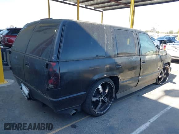 2000 Chevrolet Tahoe Limited with VIN 1GNEC13R2YR188113, listed as a IAAI auction lot 42299059 with 223,116 mi miles and . Bid and sale history available at DreamBid. Image 4.
