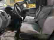 2005 Ford F-150 XL с VIN 1FTRF14W15KC16235, выставлен на аукционе Copart как лот 86321895 с пробегом 137 993 миль миль и Списание • Salvage title. История ставок и продаж доступна на DreamBid. Изображение 7.