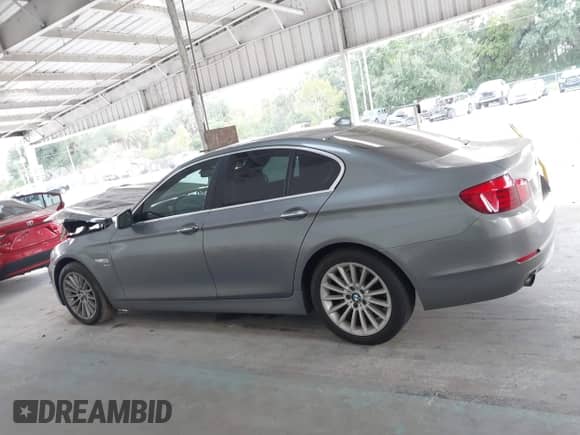2011 BMW 5 Series 535i xDrive z VIN WBAFU7C56BC878075, wystawiony jako IAAI lot #43303174 z przebiegiem 101 588 mil mil oraz . Historia ofert i sprzedaży dostępna na DreamBid. Obrazek 14.