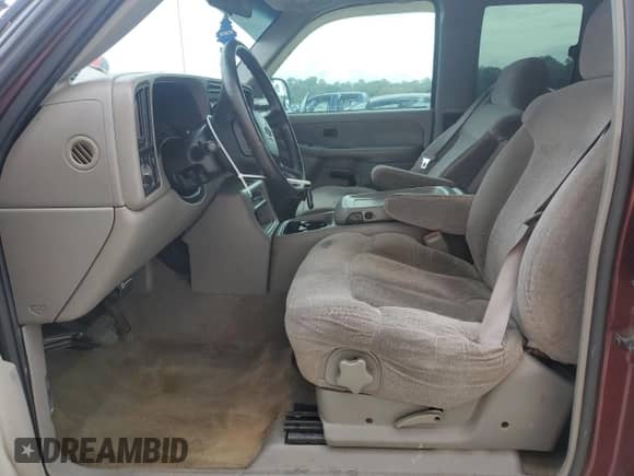 2000 Chevrolet Silverado 1500 LS z VIN 2GCEC19T9Y1301432, wystawiony jako Copart lot #85689035 z przebiegiem 286 067 mil mil oraz Szkoda całkowita • Salvage title. Historia ofert i sprzedaży dostępna na DreamBid. Obrazek 7.