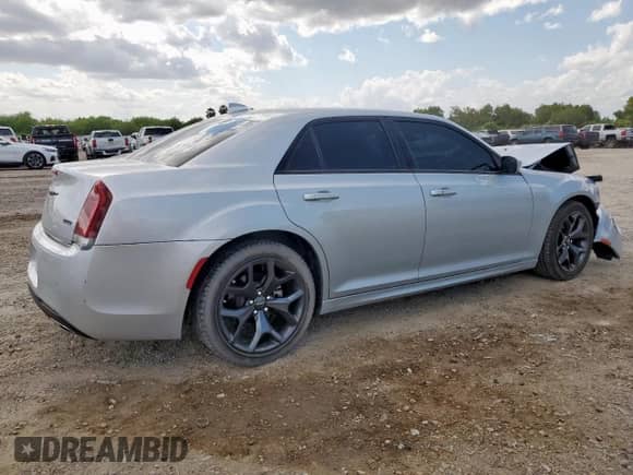 2023 Chrysler 300 Touring L с VIN 2C3CCADG0PH706834, выставлен на аукционе Copart как лот 68541795 с пробегом 26 534 миль миль и Списание • Salvage title. История ставок и продаж доступна на DreamBid. Изображение 3.
