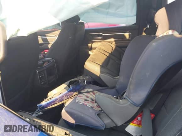 2019 Ram 1500 Big Horn z VIN 1C6RREFT7KN874788, wystawiony jako IAAI lot #43240736 z przebiegiem Nie podano mil oraz . Historia ofert i sprzedaży dostępna na DreamBid. Obrazek 8.