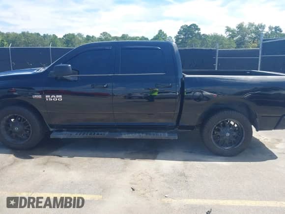 2015 Ram 1500 Express z VIN 1C6RR7KT5FS588821, wystawiony jako IAAI lot #43003906 z przebiegiem 177 181 mil mil oraz . Historia ofert i sprzedaży dostępna na DreamBid. Obrazek 14.