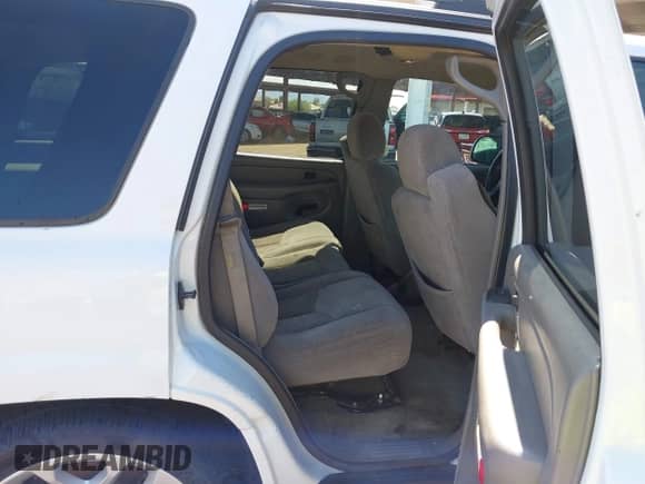 2004 Chevrolet Tahoe LS с VIN 1GNEC13V74J168722, выставлен на аукционе IAAI как лот 43085726 с пробегом 212 217 миль миль и . История ставок и продаж доступна на DreamBid. Изображение 8.