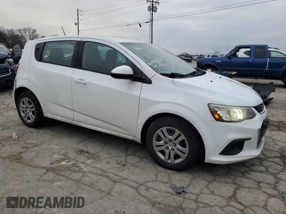 2017 Chevrolet Sonic LT z VIN 1G1JG6SH2H4156415, wystawiony jako Copart lot #85580824 z przebiegiem 96 105 mil mil oraz Czysty tytuł • Clean title. Historia ofert i sprzedaży dostępna na DreamBid. Obrazek 4.