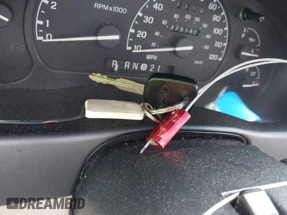 1999 Ford Explorer XLT с VIN 1FMDU35P5XZB58879, выставлен на аукционе IAAI как лот 42526987 с пробегом 275 140 миль миль и . История ставок и продаж доступна на DreamBid. Изображение 11.