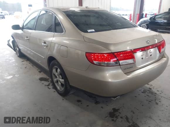 2007 Hyundai Azera GLS с VIN KMHFC46D07A201772, выставлен на аукционе IAAI как лот 41212596 с пробегом 314 234 миль миль и . История ставок и продаж доступна на DreamBid. Изображение 3.
