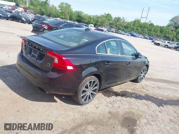 2015 Volvo S60 T5 Premier с VIN YV1612TB0F2301780, выставлен на аукционе IAAI как лот 42229293 с пробегом 104 783 миль миль и . История ставок и продаж доступна на DreamBid. Изображение 4.