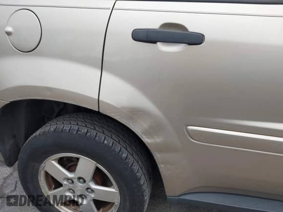 2008 Chevrolet Equinox LS with VIN 2CNDL23F886052821, listed as a IAAI auction lot 43488023 with 214,494 mi miles and . Bid and sale history available at DreamBid. Image 6.