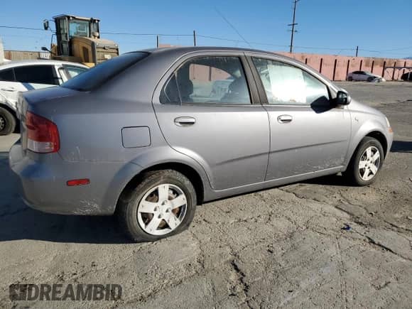 2006 Chevrolet Aveo LS с VIN KL1TD566X6B555861, выставлен на аукционе Copart как лот 83672144 с пробегом 141 923 миль миль и Списание • Salvage title. История ставок и продаж доступна на DreamBid. Изображение 3.