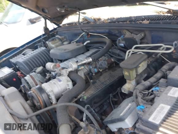 1998 Chevrolet Suburban with VIN 1GNGC26J1WJ318754, listed as a IAAI auction lot 42386394 with 129,177 mi miles and . Bid and sale history available at DreamBid. Image 10.