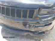 2014 Jeep Grand Cherokee SRT-8 z VIN 1C4RJFDJ2EC131267, wystawiony jako IAAI lot #42301339 z przebiegiem 174 980 mil mil oraz . Historia ofert i sprzedaży dostępna na DreamBid. Obrazek 6.