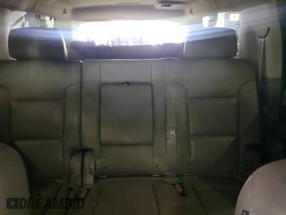 2015 Chevrolet Suburban LTZ с VIN 1GNSKKKC5FR548304, выставлен на аукционе Copart как лот 85734875 с пробегом 236 382 миль миль и Чистый • Clean title. История ставок и продаж доступна на DreamBid. Изображение 10.