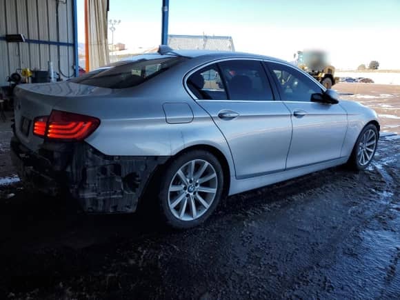 2015 BMW 5 Series 535d xDrive z VIN WBAFV3C50FD686494, wystawiony jako Copart lot #45601615 z przebiegiem 128 181 mil mil oraz Szkoda całkowita • Salvage title. Historia ofert i sprzedaży dostępna na DreamBid. Obrazek 3.
