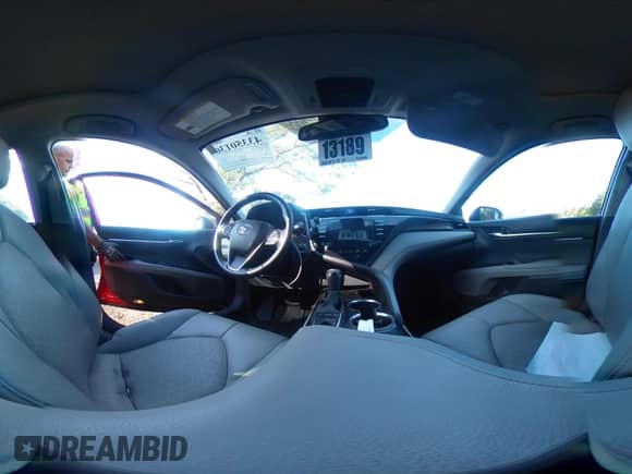 2020 Toyota Camry XSE z VIN 4T1K61AKXLU395343, wystawiony jako IAAI lot #43350130 z przebiegiem 79 904 mil mil oraz . Historia ofert i sprzedaży dostępna na DreamBid. Obrazek 19.