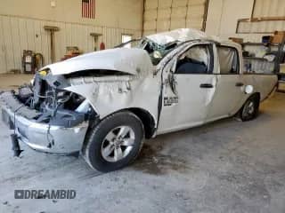 2022 Ram 1500 Tradesman z VIN 3C6RR7KG7NG428450, wystawiony jako Copart lot #68272535 z przebiegiem Nie podano mil oraz Szkoda całkowita • Salvage title. Historia ofert i sprzedaży dostępna na DreamBid. Obrazek 1.