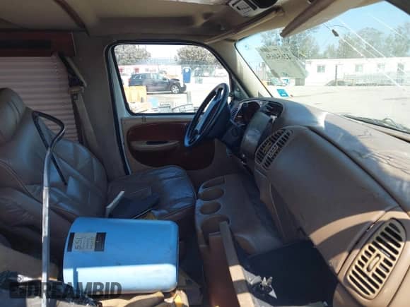 2000 Dodge Cargo Conversion with VIN 2B6HB11Y3YK139478, listed as a IAAI auction lot 42654656 with 144,318 mi miles and . Bid and sale history available at DreamBid. Image 5.