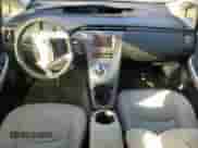 2015 Toyota Prius Four z VIN JTDKN3DUXF1995527, wystawiony jako Copart lot #85494605 z przebiegiem 33 425 mil mil oraz Szkoda całkowita • Salvage title. Historia ofert i sprzedaży dostępna na DreamBid. Obrazek 8.