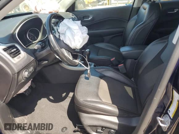 2021 Jeep Compass Latitude z VIN 3C4NJCBB8MT509295, wystawiony jako Copart lot #61802105 z przebiegiem Nie podano mil oraz Szkoda całkowita • Salvage title. Historia ofert i sprzedaży dostępna na DreamBid. Obrazek 7.