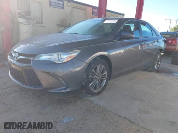 2016 Toyota Camry XLE with VIN 4T1BF1FK7GU171235, listed as a IAAI auction lot 43264854 with 124,422 mi miles and . Bid and sale history available at DreamBid. Image 2.