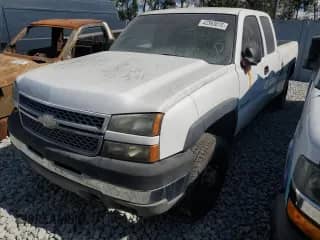 2005 Chevrolet Silverado 2500HD Work Truck with VIN 1GCHC29U85E100398, listed as a Copart auction lot 42393015 with Not provided miles and Clean title. Bid and sale history available at DreamBid. Image 1.