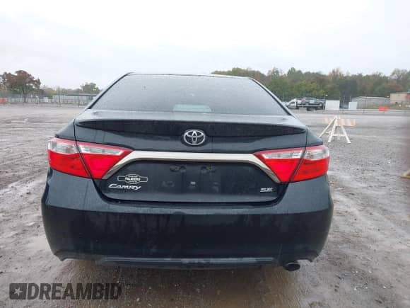 2017 Toyota Camry XLE z VIN 4T1BF1FK8HU793652, wystawiony jako IAAI lot #43517495 z przebiegiem 116 318 mil mil oraz . Historia ofert i sprzedaży dostępna na DreamBid. Obrazek 16.