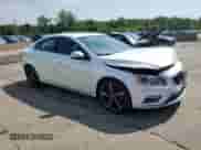 2014 Volvo S60 T6 with VIN YV1902FH9E2289403, listed as a Copart auction lot 62360975 with 185,473 mi miles and Salvage title. Bid and sale history available at DreamBid. Image 4.