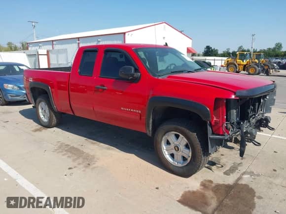 2010 Chevrolet Silverado 1500 LT with VIN 1GCSKSE3XAZ273591, listed as a IAAI auction lot 43371830 with 190,693 mi miles and . Bid and sale history available at DreamBid. Image 1.
