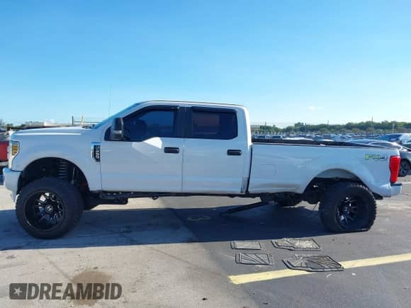 2018 Ford F-250 XL с VIN 1FT7W2B64JEB26408, выставлен на аукционе IAAI как лот 42984832 с пробегом 238 266 миль миль и . История ставок и продаж доступна на DreamBid. Изображение 15.