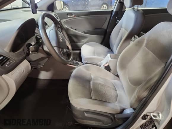 2014 Hyundai Accent GLS z VIN KMHCU4AE1EU588814, wystawiony jako Copart lot #80934265 z przebiegiem Nie podano mil oraz Szkoda całkowita • Salvage title. Historia ofert i sprzedaży dostępna na DreamBid. Obrazek 7.