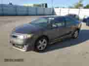 2012 Toyota Camry SE z VIN 4T1BF1FK9CU162305, wystawiony jako Copart lot #81708805 z przebiegiem 178 591 mil mil oraz Szkoda całkowita • Salvage title. Historia ofert i sprzedaży dostępna na DreamBid. Obrazek 1.