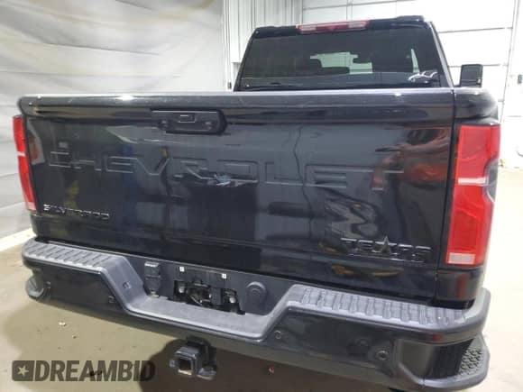 2024 Chevrolet Silverado 2500HD LT with VIN 2GC4YNE75R1214660, listed as a Copart auction lot 81391075 with 26,626 mi miles and Salvage title. Bid and sale history available at DreamBid. Image 6.