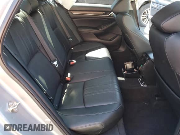 2019 Honda Accord EX-L с VIN 1HGCV1F52KA010258, выставлен на аукционе Copart как лот 71170175 с пробегом 70 053 миль миль и Списание • Salvage title. История ставок и продаж доступна на DreamBid. Изображение 10.