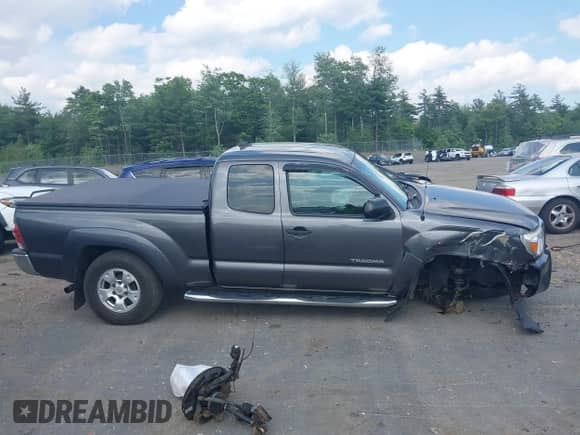 2014 Toyota Tacoma с VIN 5TFUX4ENXEX027195, выставлен на аукционе IAAI как лот 42527036 с пробегом 171 524 миль миль и . История ставок и продаж доступна на DreamBid. Изображение 14.