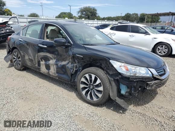 2015 Honda Accord Touring z VIN 1HGCR6F73FA009368, wystawiony jako Copart lot #69520355 z przebiegiem 284 663 mil mil oraz Szkoda całkowita • Salvage title. Historia ofert i sprzedaży dostępna na DreamBid. Obrazek 4.