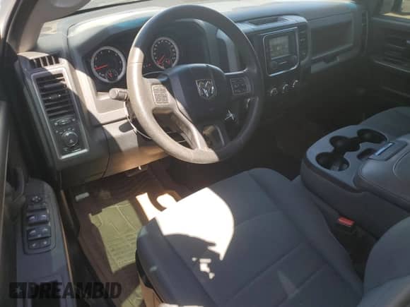 2015 Ram 1500 Tradesman z VIN 1C6RR6FG5FS541571, wystawiony jako Copart lot #68387205 z przebiegiem 206 947 mil mil oraz Szkoda całkowita • Salvage title. Historia ofert i sprzedaży dostępna na DreamBid. Obrazek 8.