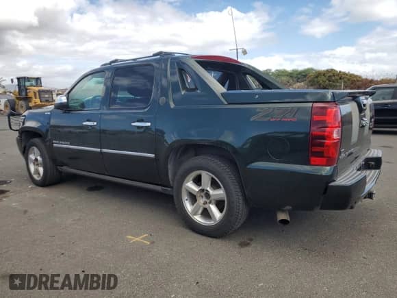 2013 Chevrolet Avalanche LTZ z VIN 3GNMCGE09DG205481, wystawiony jako Copart lot #78986434 z przebiegiem 67 460 mil mil oraz Szkoda całkowita • Salvage title. Historia ofert i sprzedaży dostępna na DreamBid. Obrazek 2.